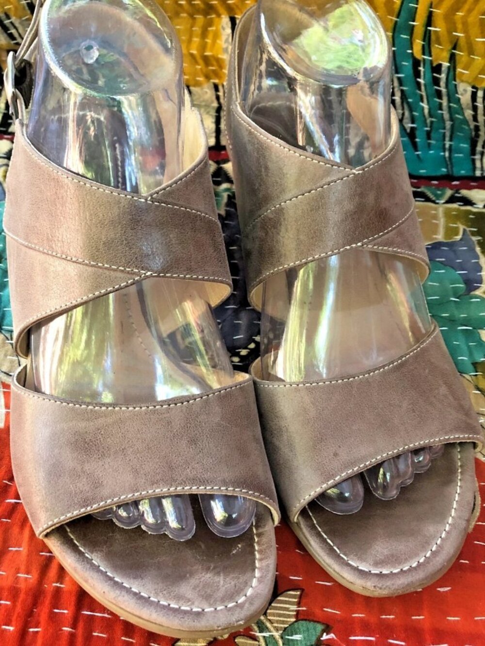 FIDJI Taupe Women's Leather Sandals , stacked heel sz 39, Beautiful!